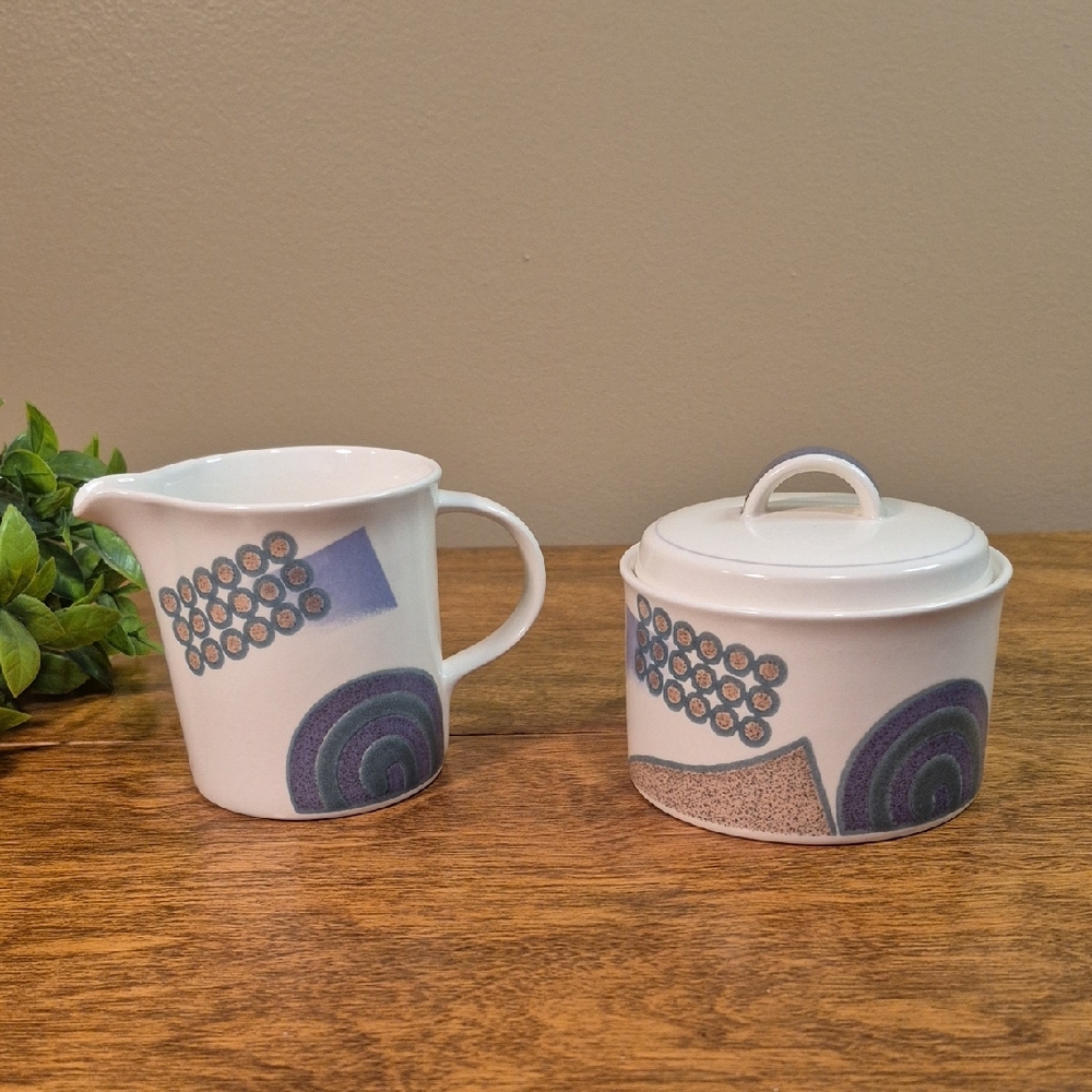 MIKASA 'Life Style Intaglio' CAC18 John Bergen Pattern Cream & Lidded Sugar Bowl